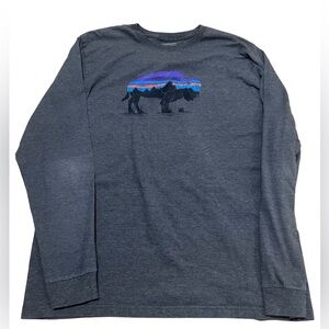 Patagonia Men’s Large Long Sleeve Gray Buffalo Bison Mountain Sunset Tee